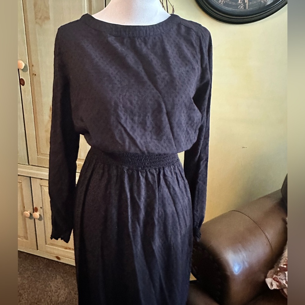 Basic Black Dress - Picture 2 of 6
